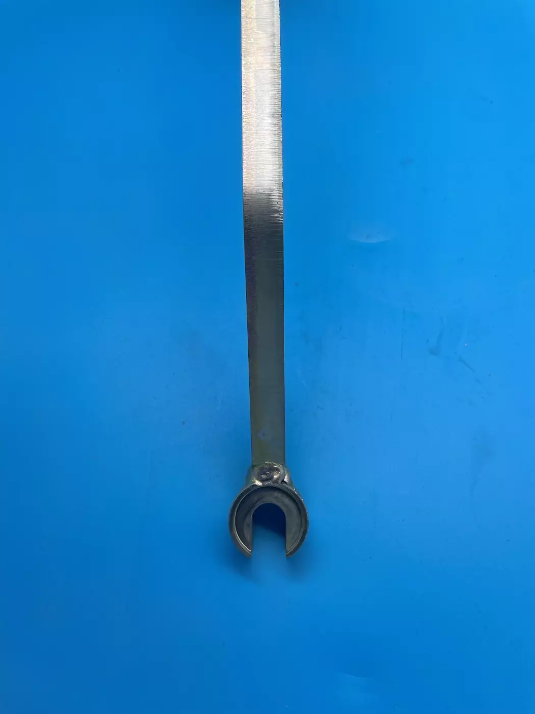 Bras de réservoir de sécurité