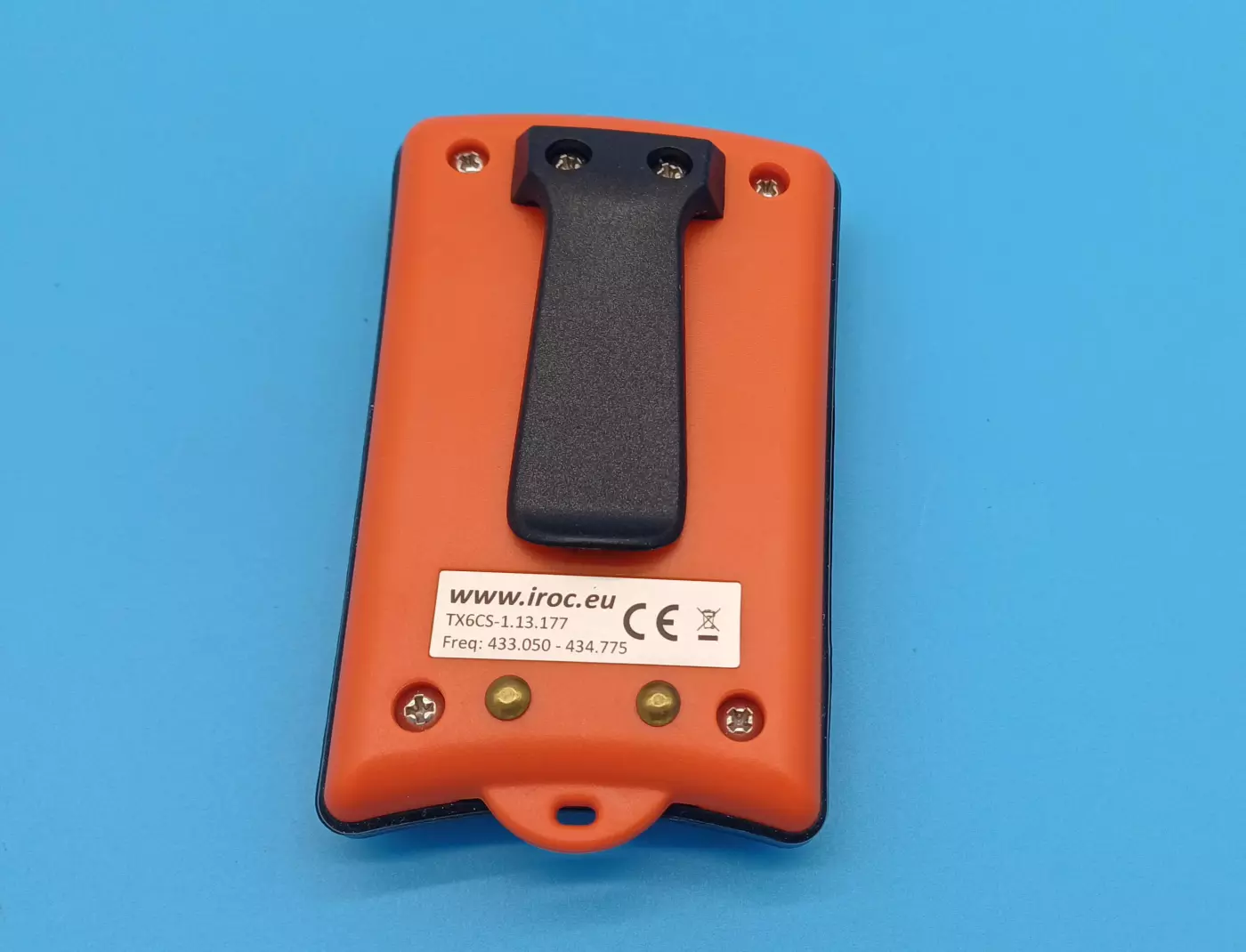 Emetteur compact IR avec 6 boutons poussoirs + stop
