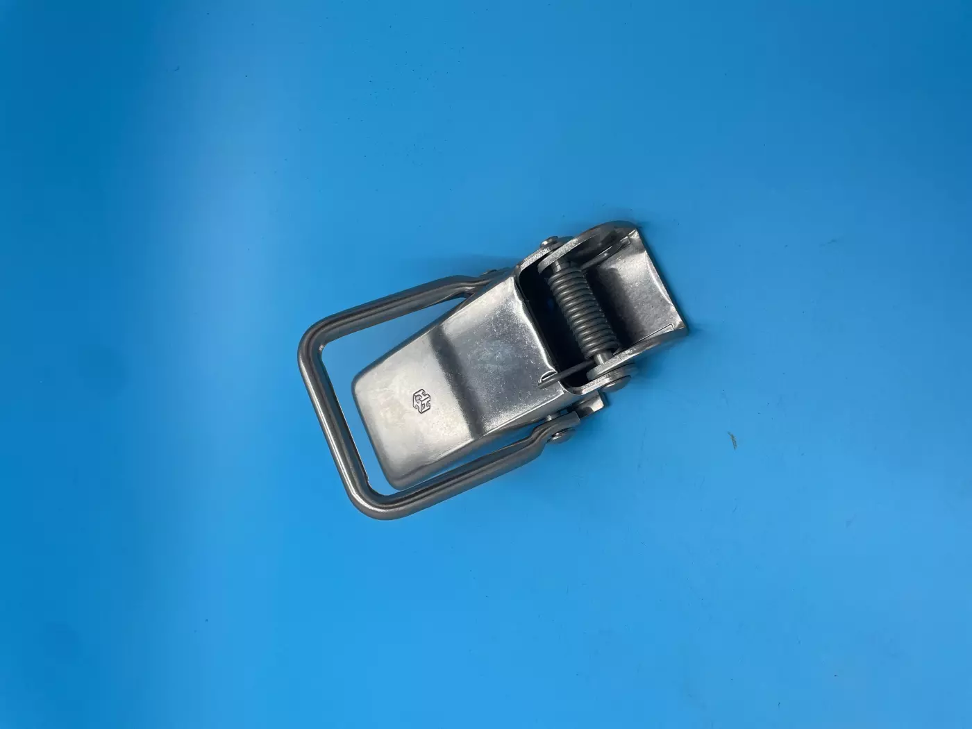 Fermeture inox pour bac a cailloux