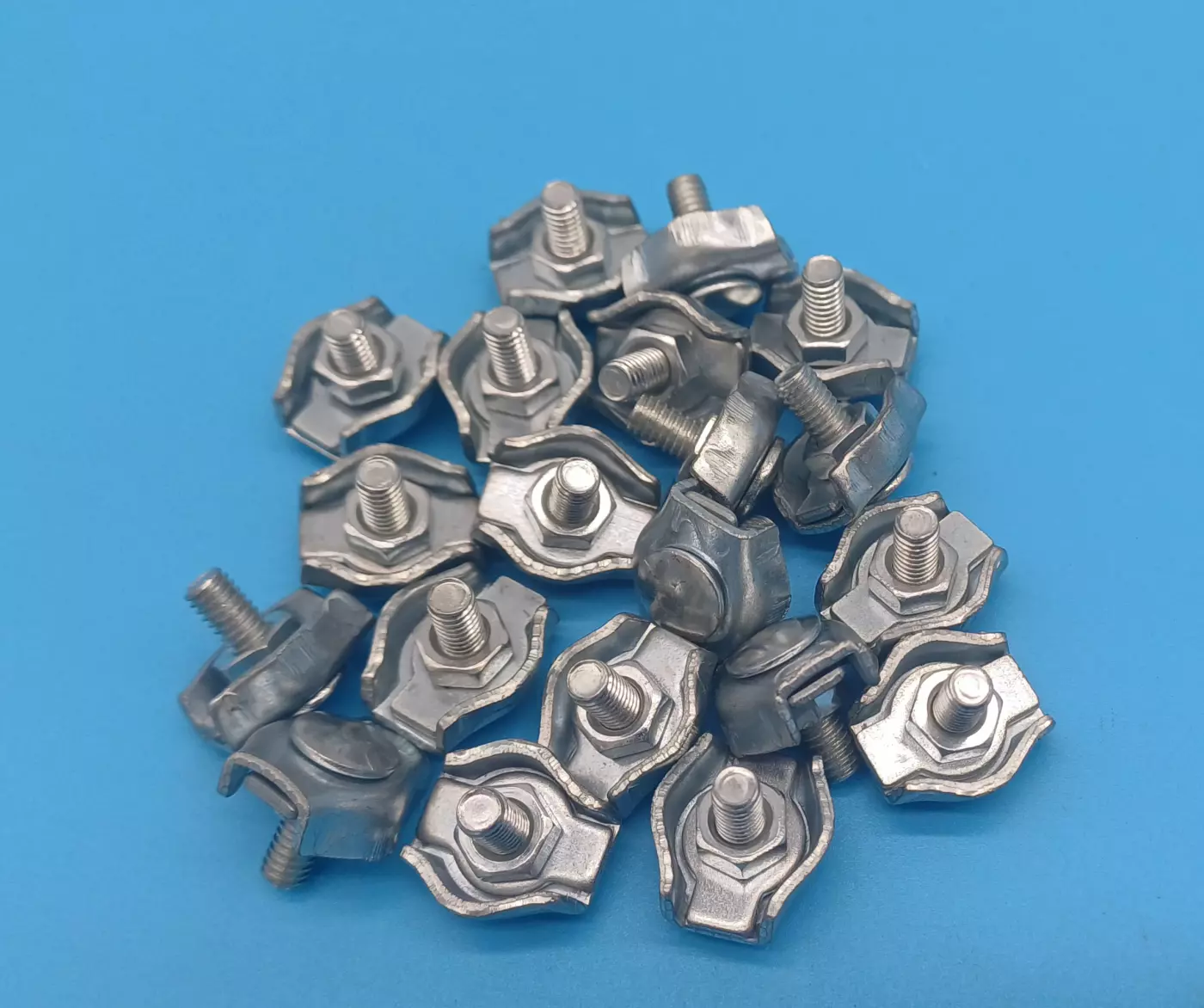 SERRE CABLE PLAT - 1 BOULON ACIER - 2mm