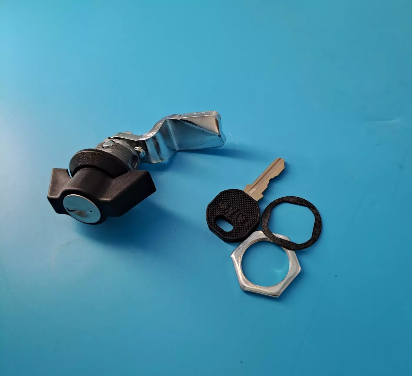 Serrure complète de porte à visser