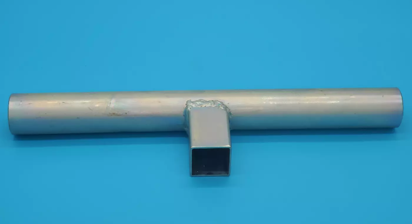 Tube avec carré pour bouche bicro